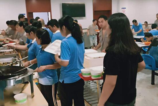 食堂承包公司不榨取員工伙食費(fèi)靠什么賺錢？