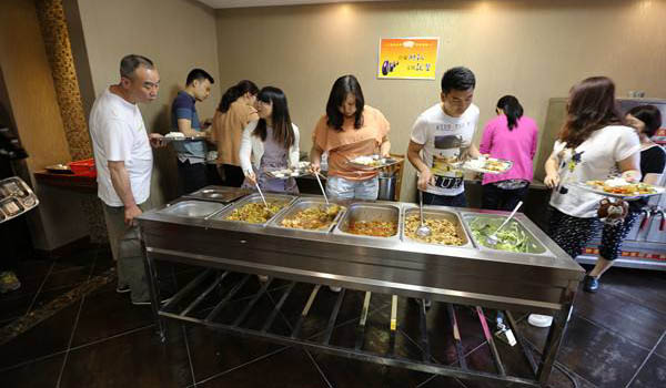 什么是團(tuán)膳服務(wù),食堂是否屬于團(tuán)膳膳食？